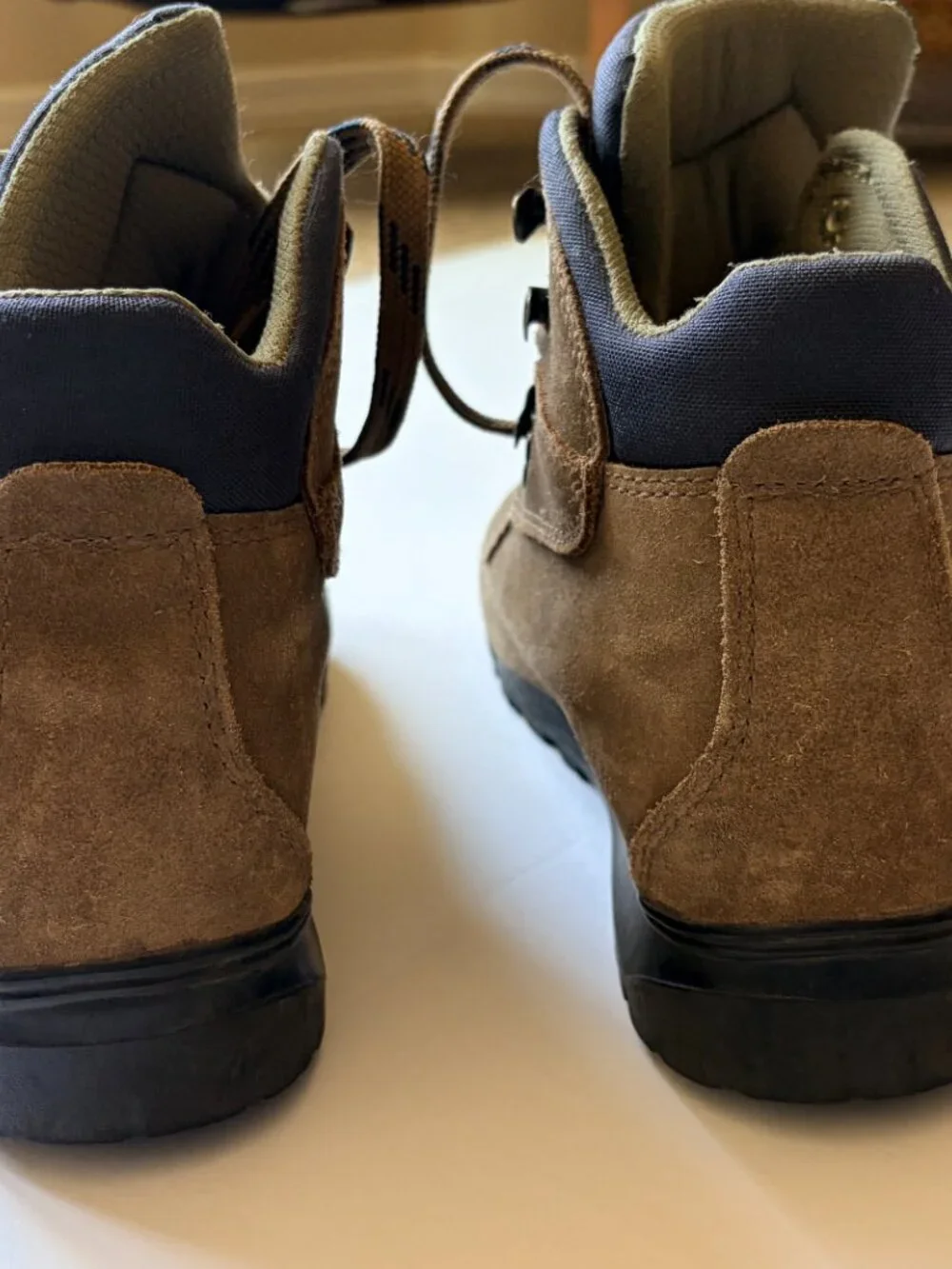 Asolo Rainier Suede Hiking Boots Women’s 7 Vibram Sole + Superfeet Insoles
